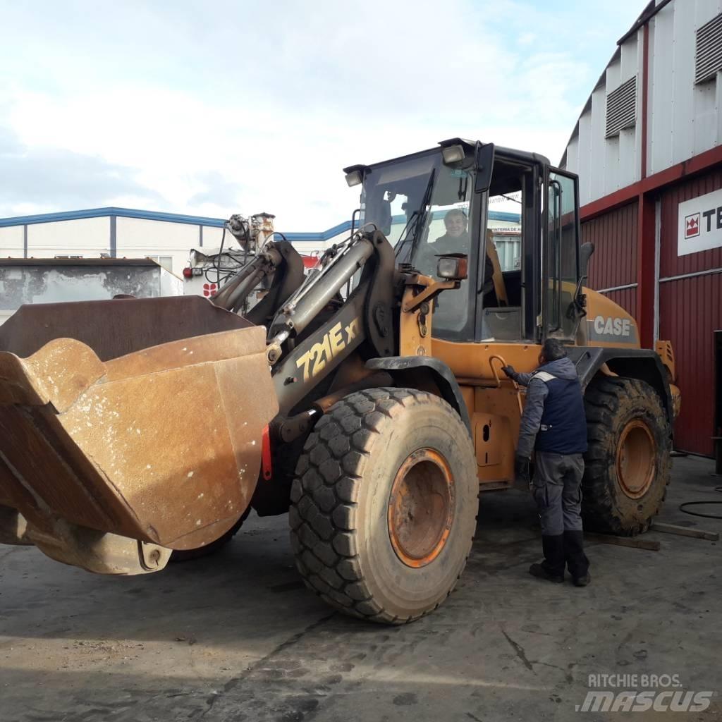 CASE 721 E XT Pale gommate
