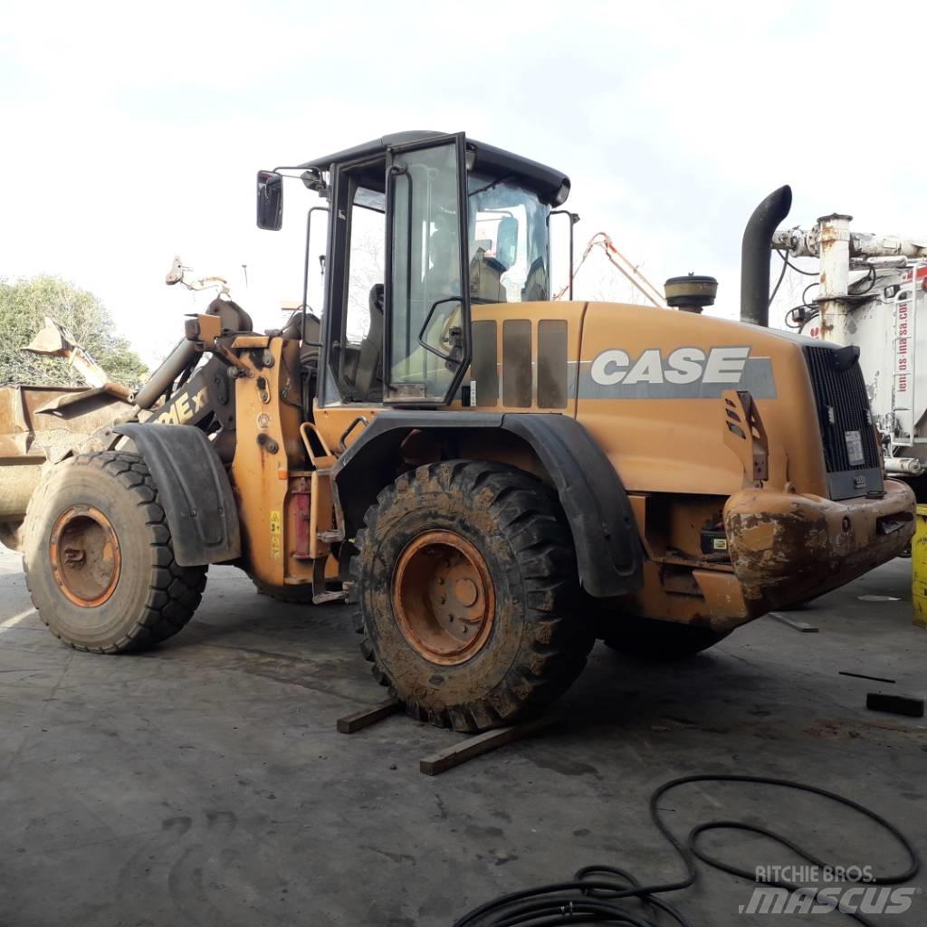 CASE 721 E XT Pale gommate