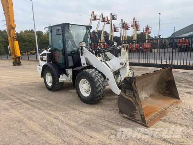 CAT 906 Pale gommate