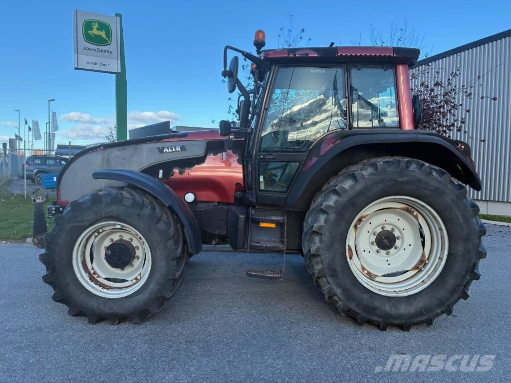 Valtra Traktor T 140 Trattori
