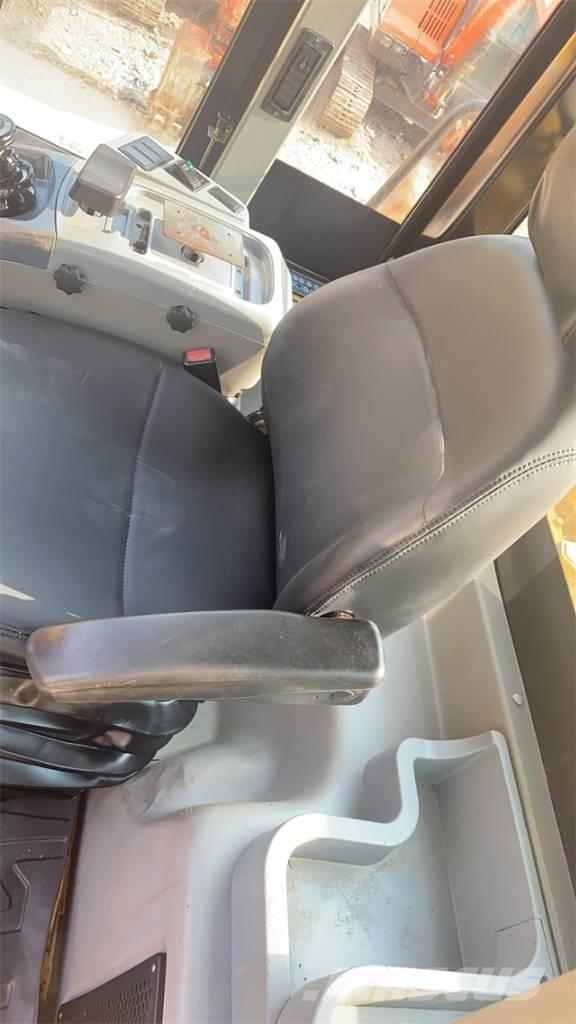 CAT 966H Pale gommate