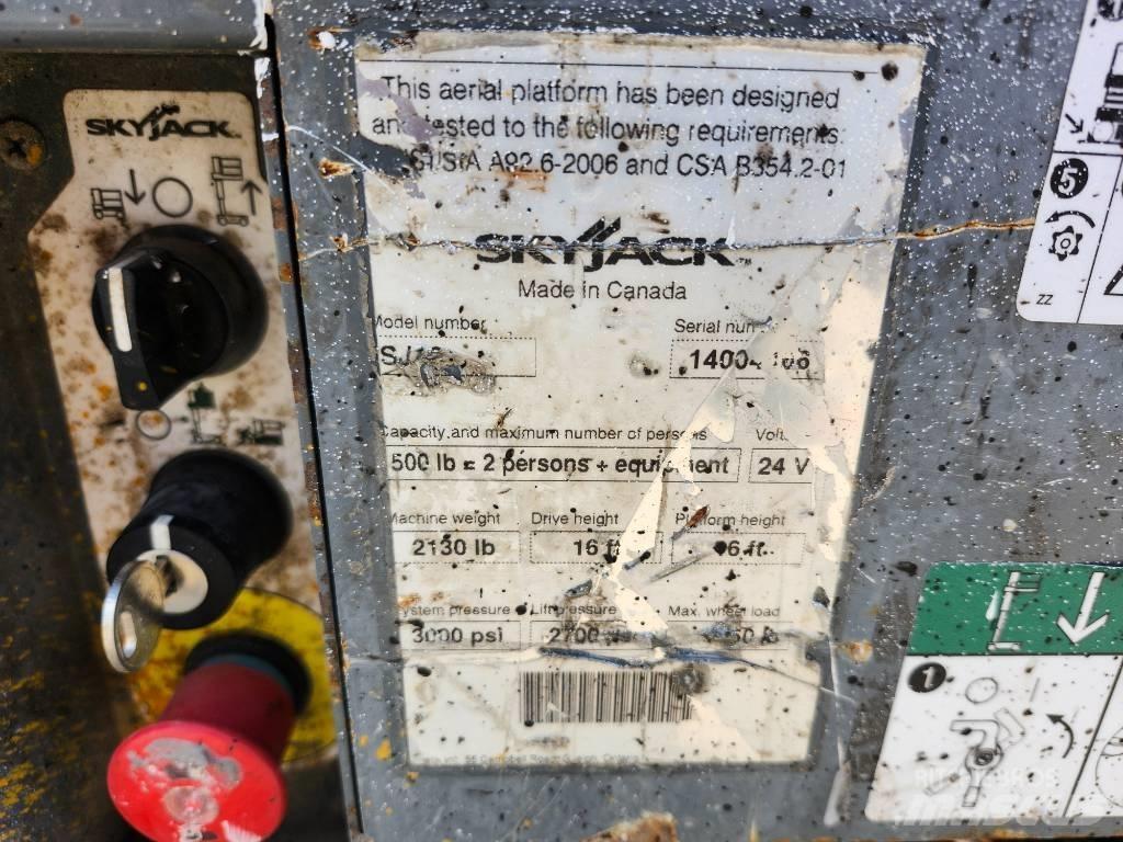 SkyJack SJ 16 Sollevatori verticali