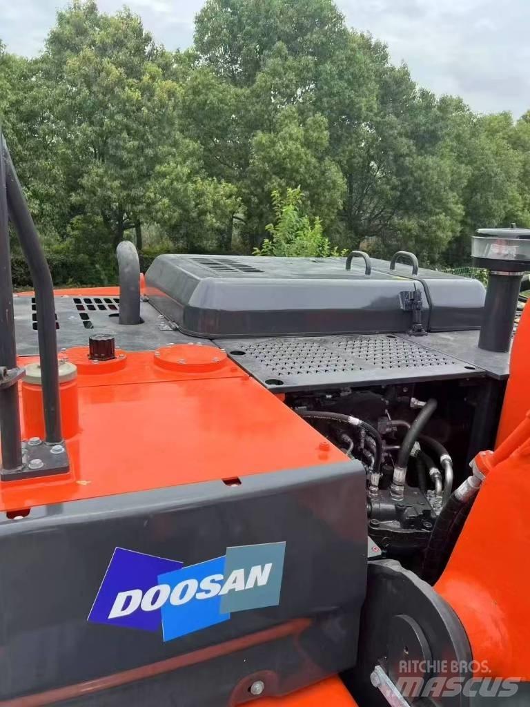 Doosan DX 225LC-9C Escavatori cingolati