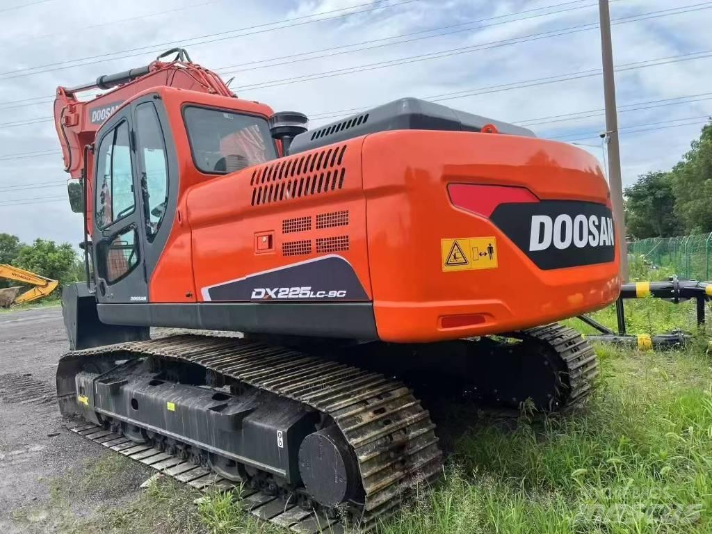 Doosan DX 225LC-9C Escavatori cingolati