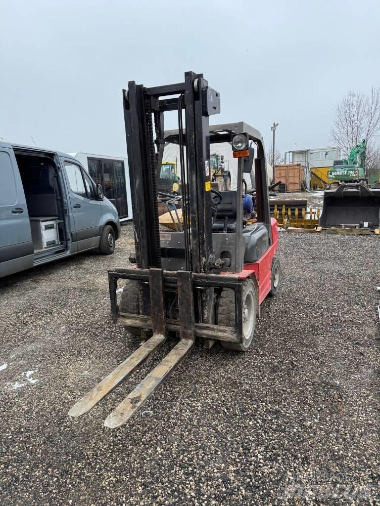 Manitou CG 30 P Carrelli elevatori GPL
