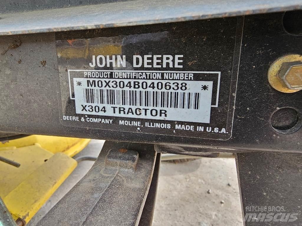 John Deere X 304 Trattorini tagliaerba