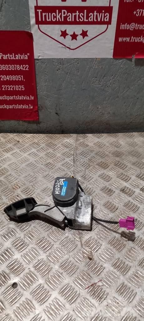 MAN TGA   81259706100 Cabine e interni