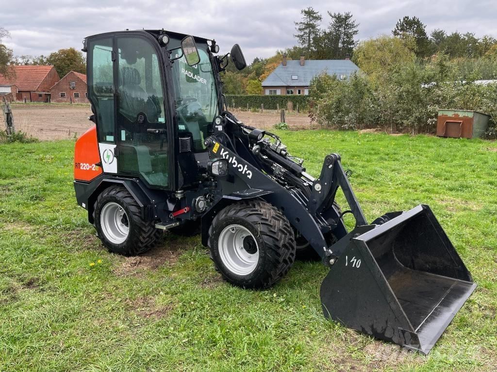 Kubota RT220-2e Pale gommate