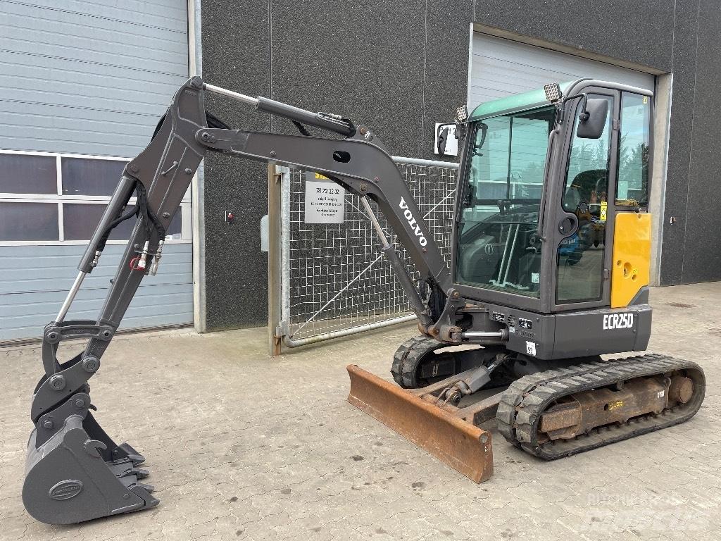 Volvo ECR25D Miniescavatori