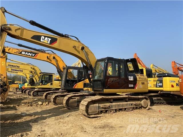 CAT 323D Escavatori cingolati