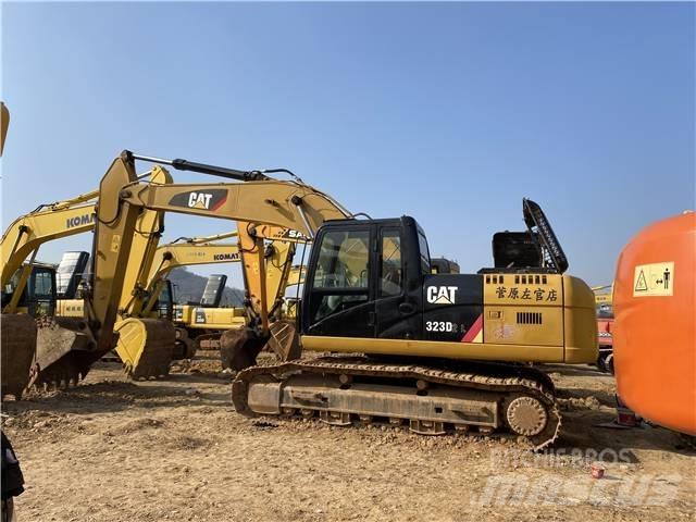 CAT 323D Escavatori cingolati