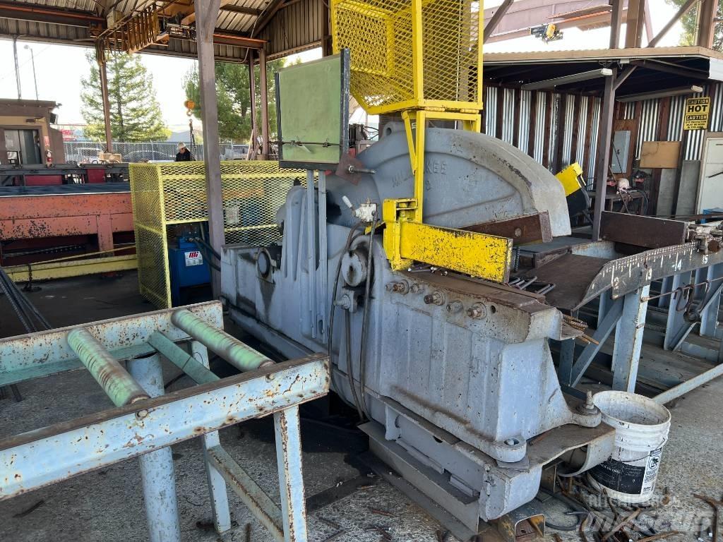 MILWAUKEE Shear   No. 2 Movimentazione rifiuti