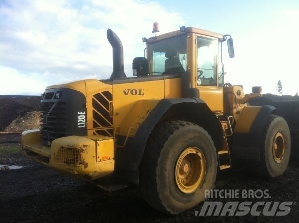 Volvo L120E Pale gommate