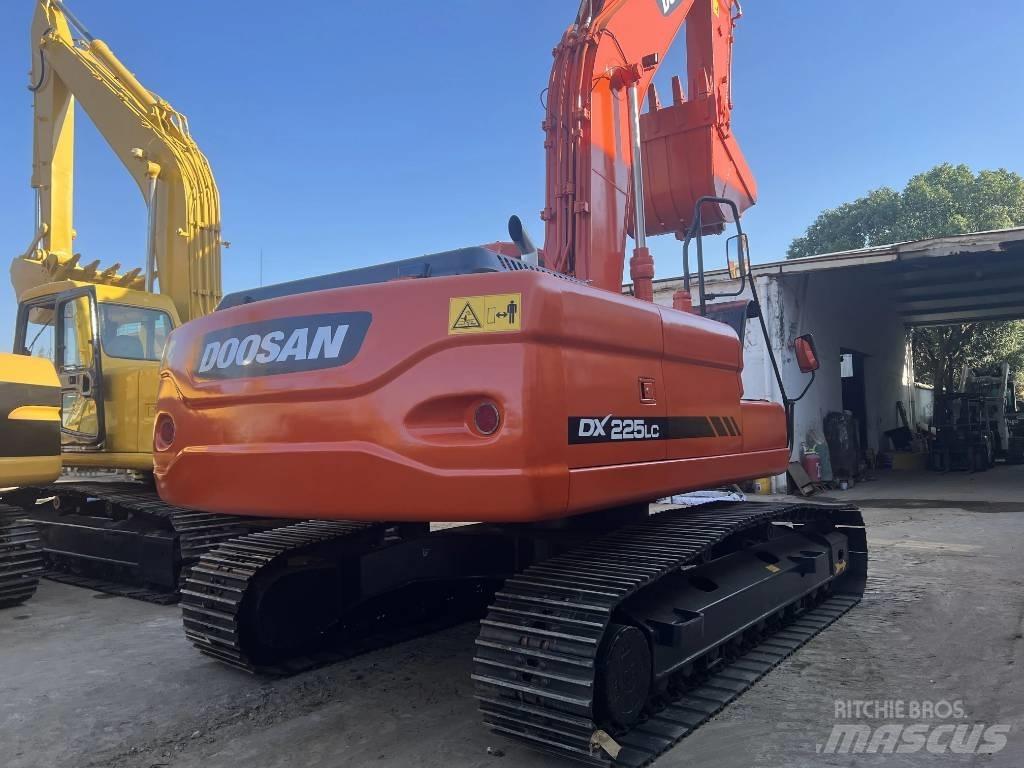 Doosan DX225LC Escavatori cingolati