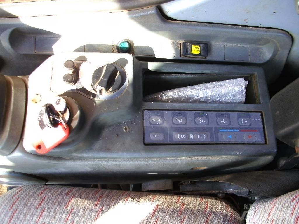 Fiat-Kobelco EX215W Escavatori gommati
