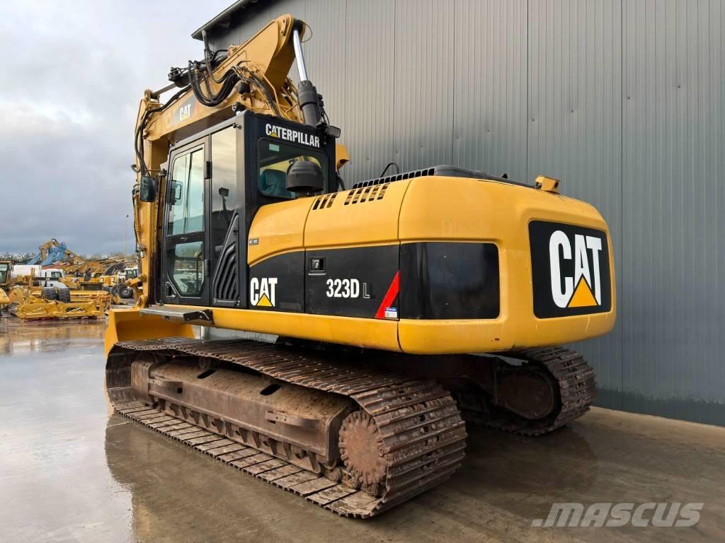 CAT 323D L Escavatori cingolati