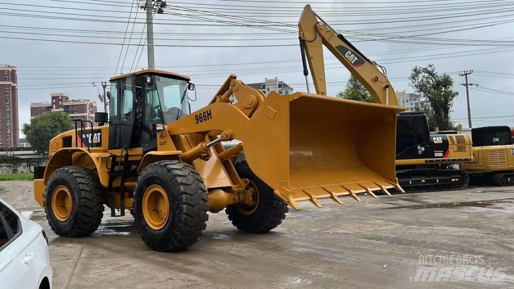 CAT 966 H Pale gommate