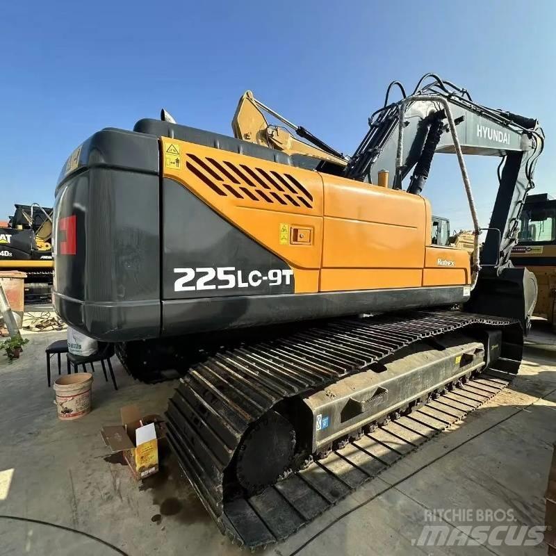 Hyundai R225 Escavatori cingolati