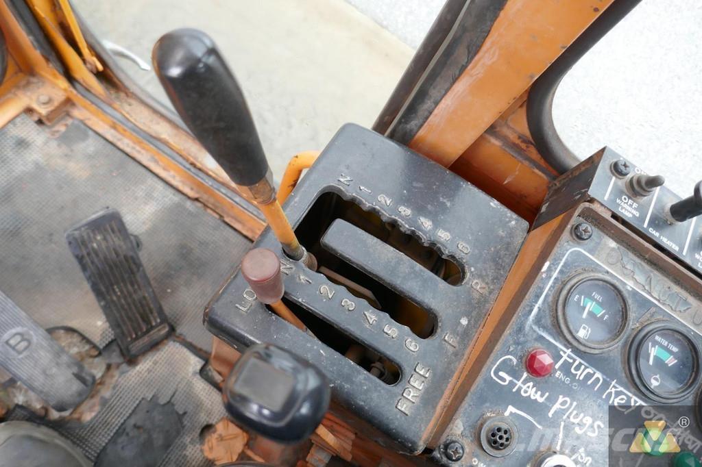 Mitsubishi MG300 Motorgraders