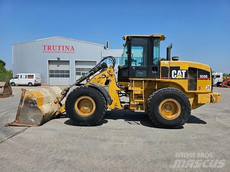 CAT 930 G Pale gommate