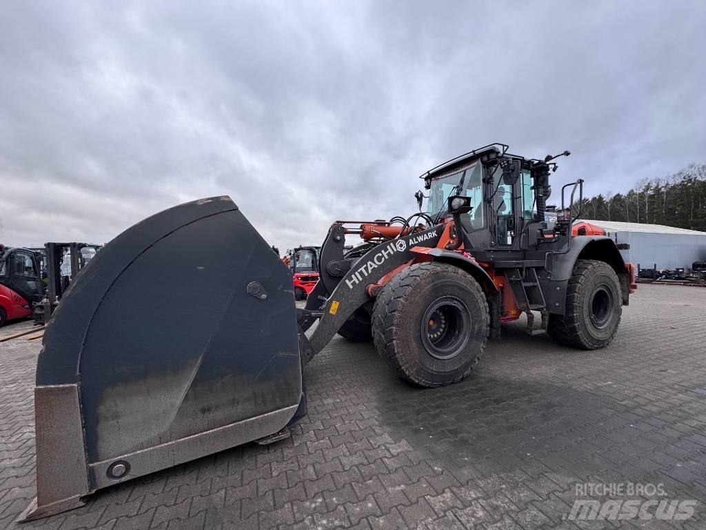 Hitachi ZW 220-7 Pale gommate