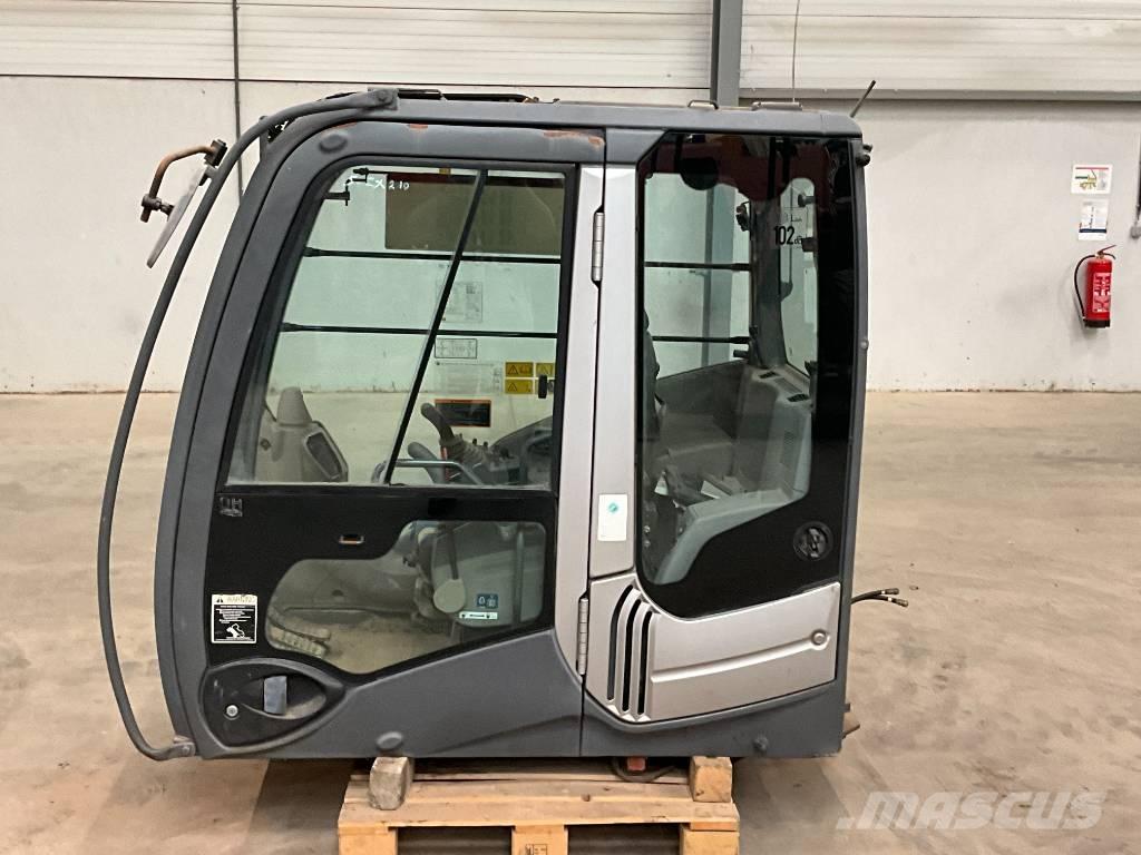 Hitachi ZX 210-3 Cabine e interni