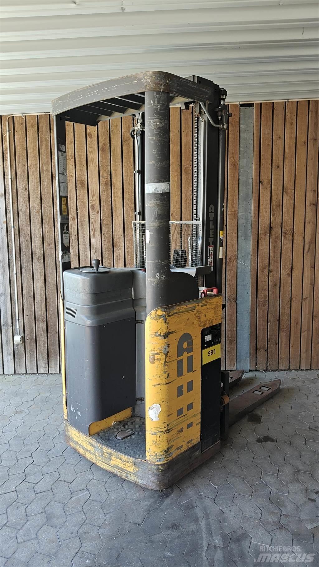 Atlet AJN Carrelli elevatori bassi a piattaforma