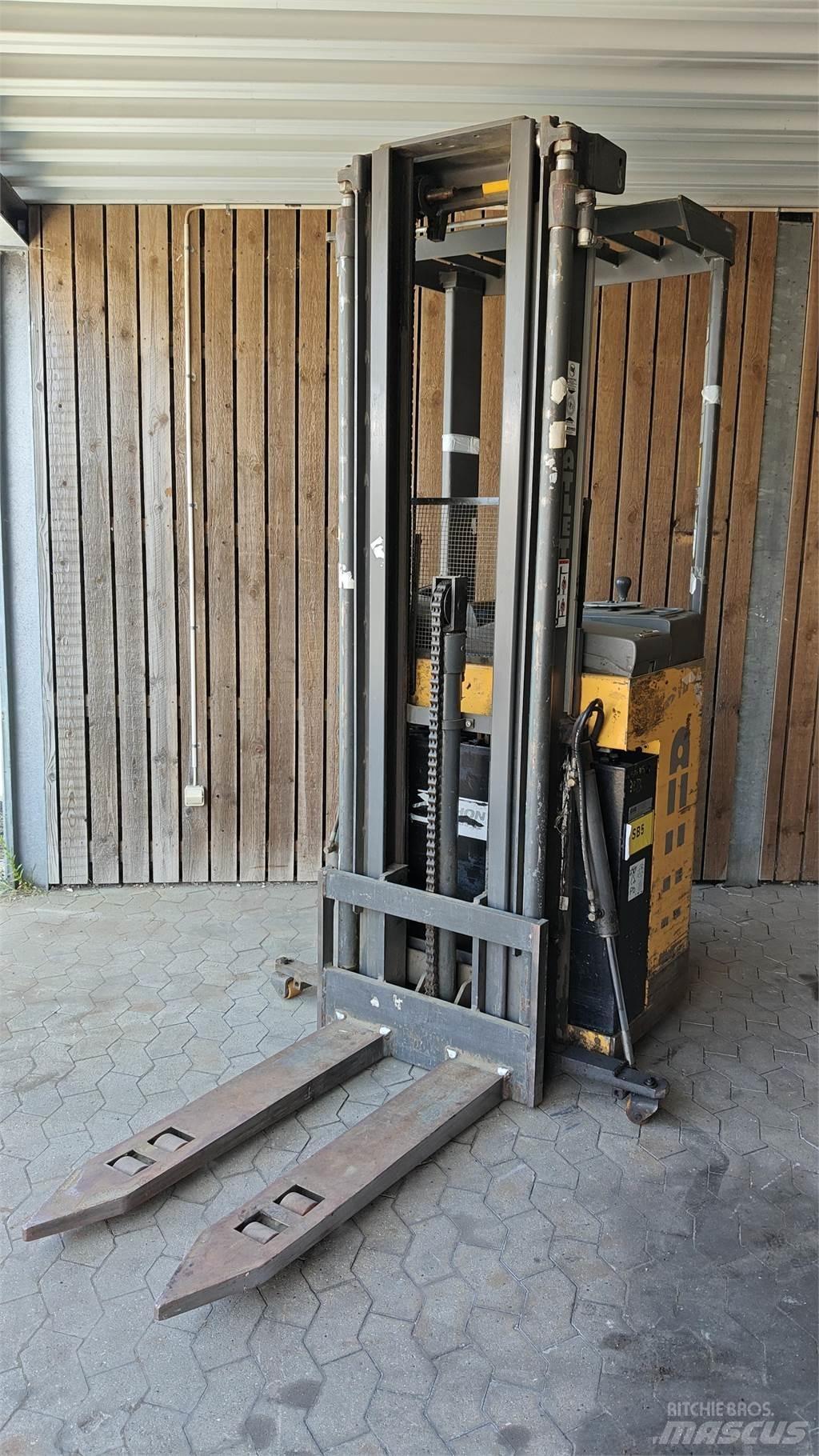 Atlet AJN Carrelli elevatori bassi a piattaforma