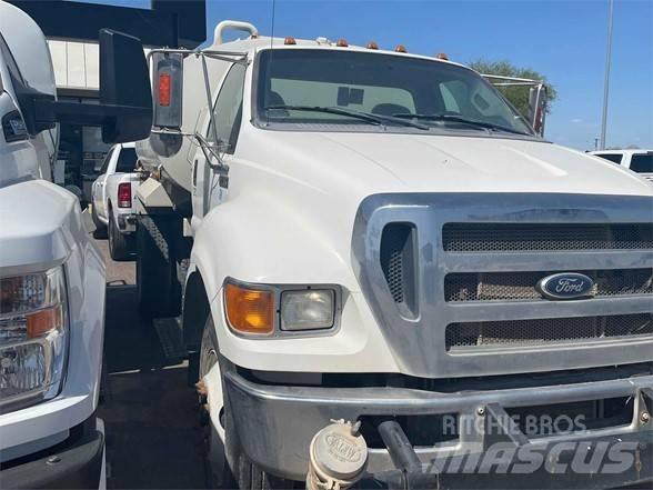 Ford F750 Cisterna