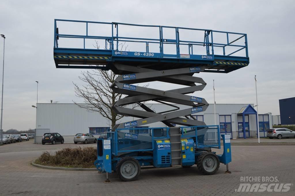 Genie GS4390RT Piattaforme a pantografo