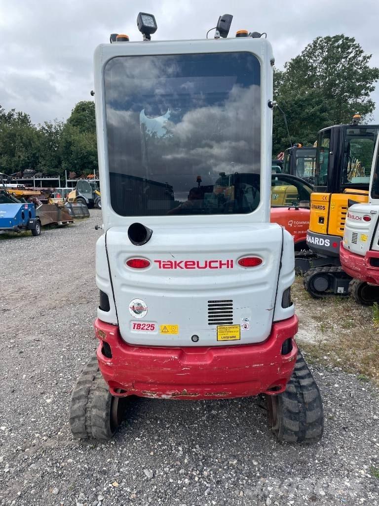 Takeuchi TB 225 Miniescavatori