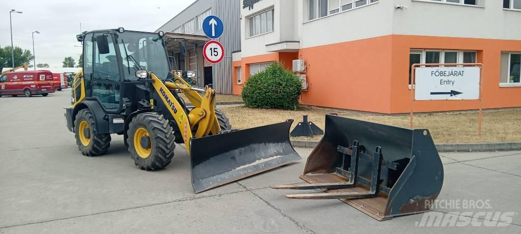 Komatsu WA 70 Pale gommate