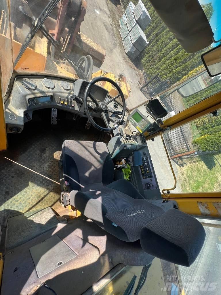 Volvo BM L150 Pale gommate