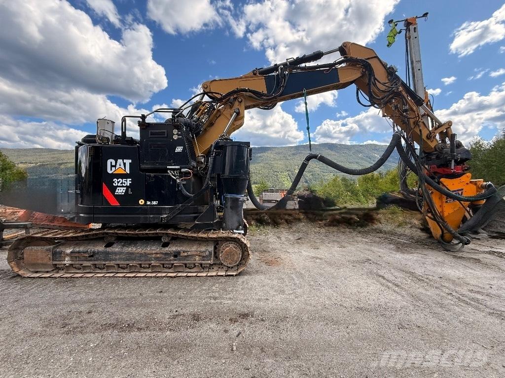 CAT 325 FL CR Escavatori speciali