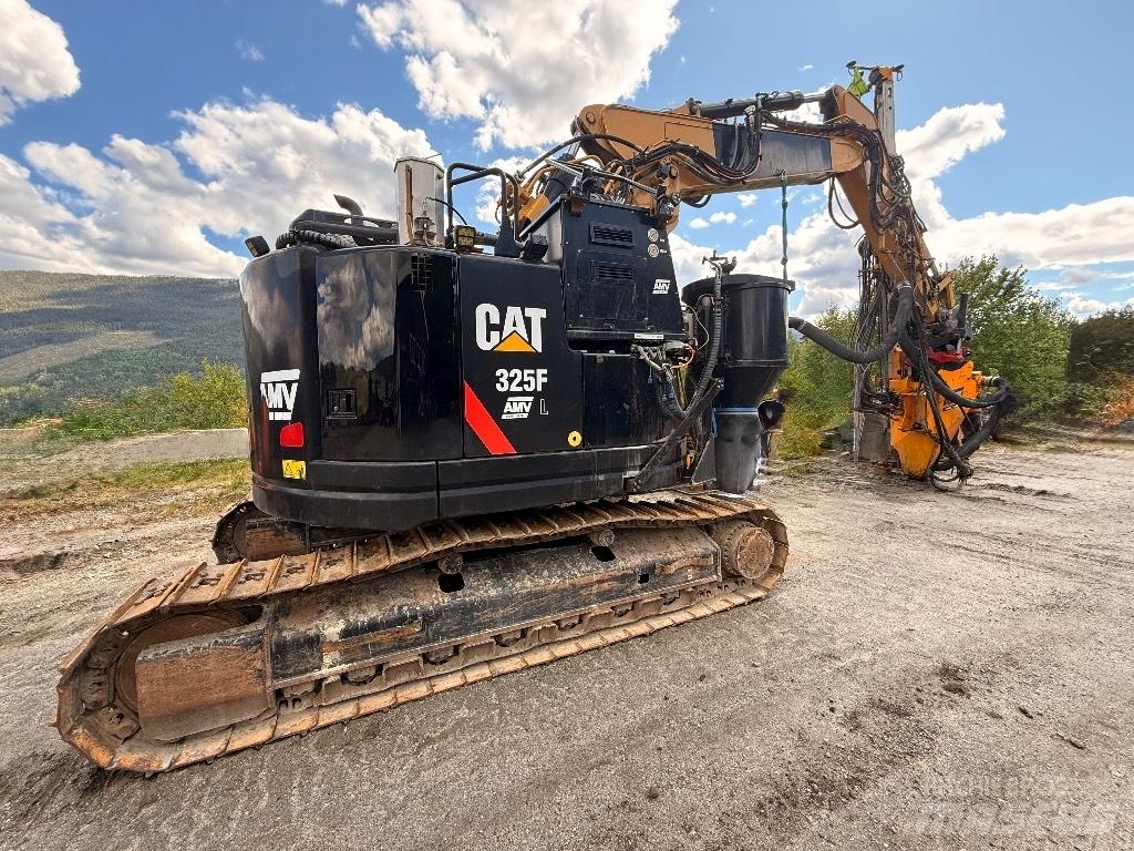 CAT 325 FL CR Escavatori speciali