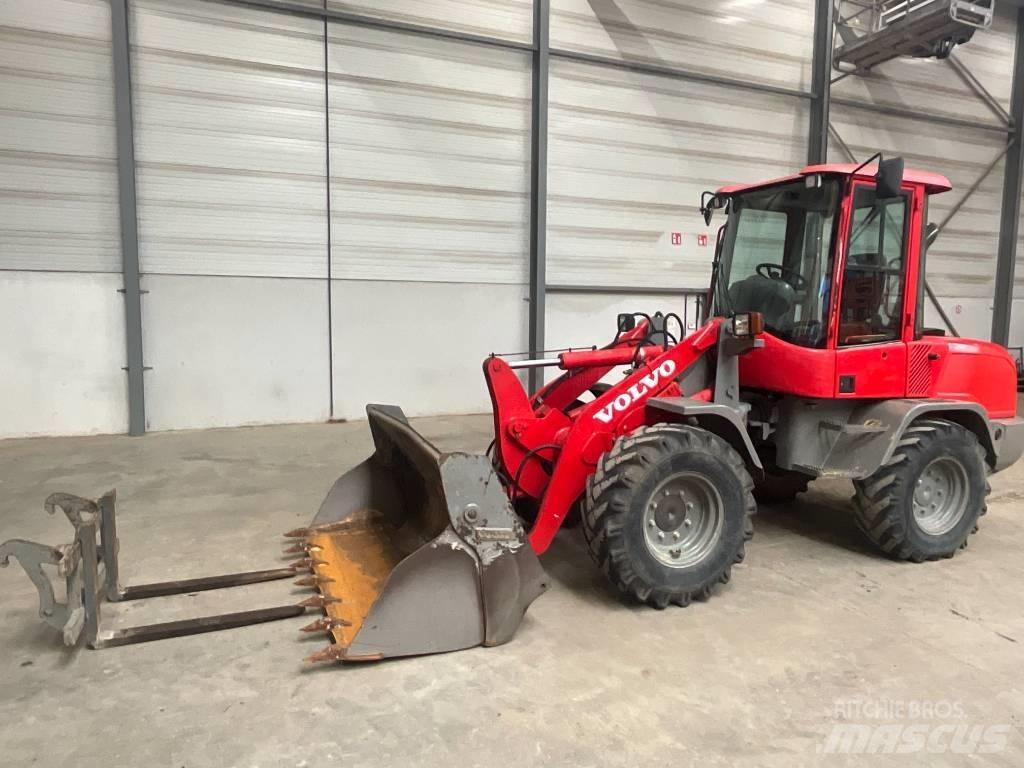 Volvo L 30 G Pale gommate