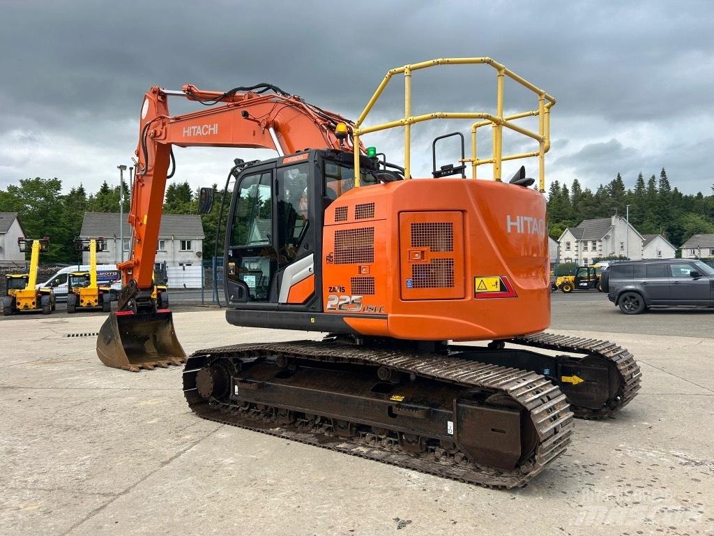 Hitachi ZX225 USLC-7 Escavatori cingolati