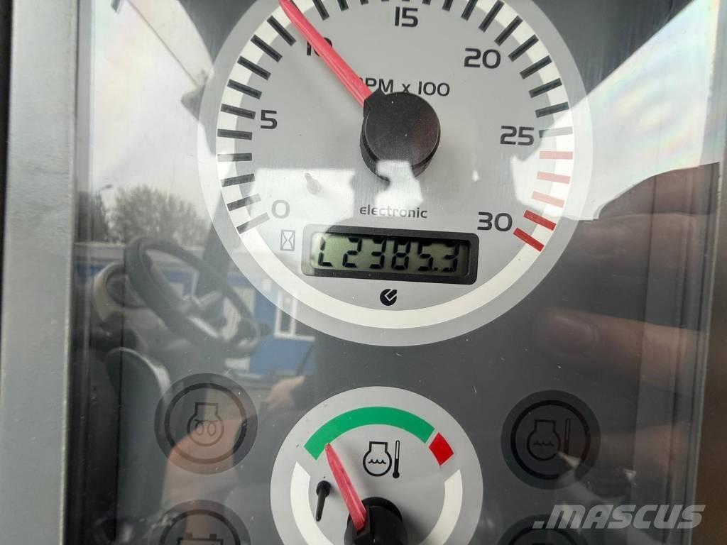 Komatsu WB 93 S-5 Terne