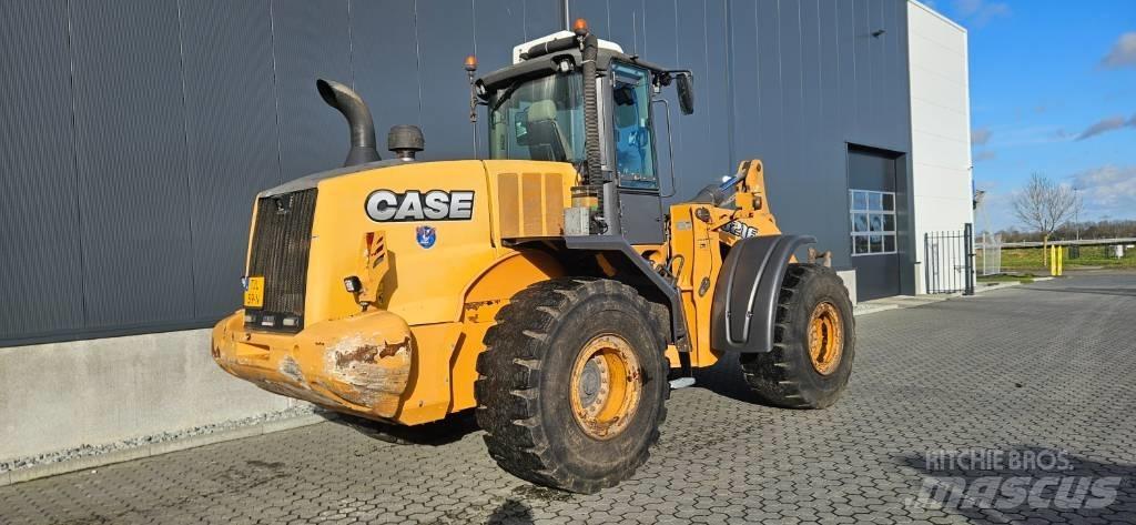 CASE 821 F Pale gommate