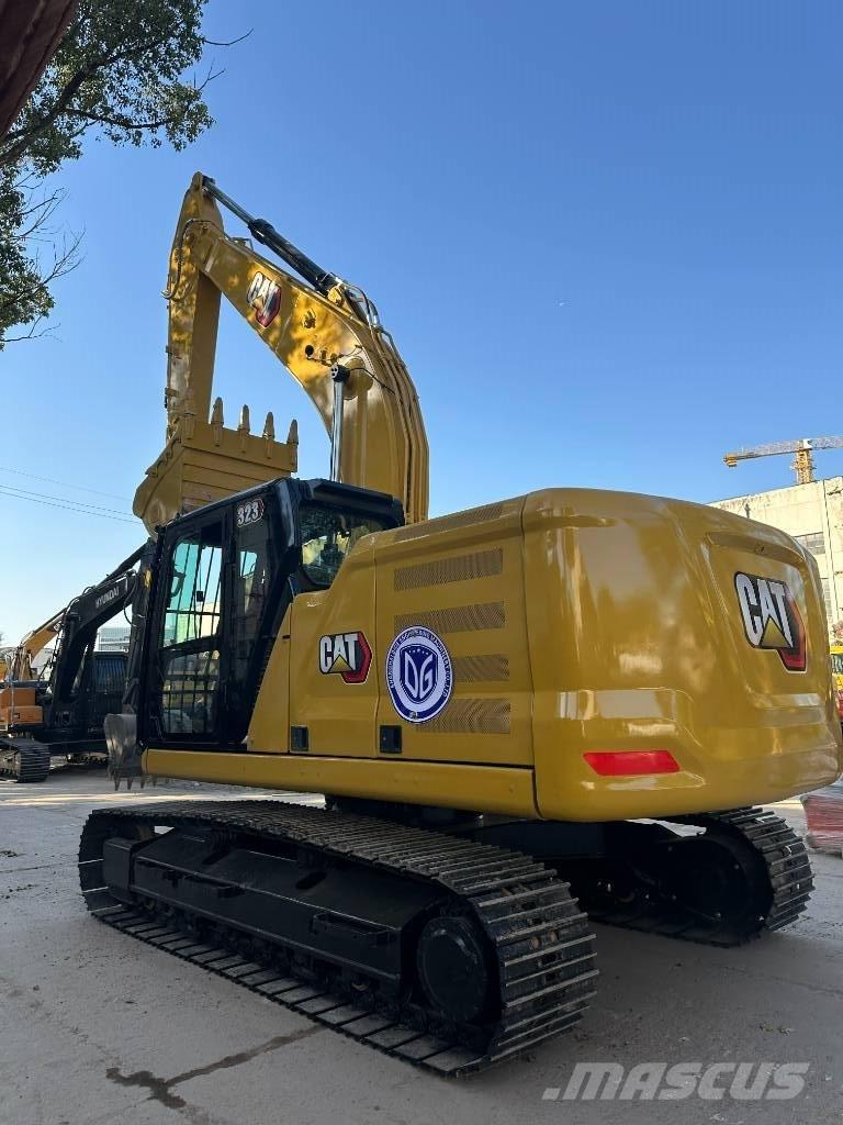 CAT 323 Escavatori medi 7t - 12t