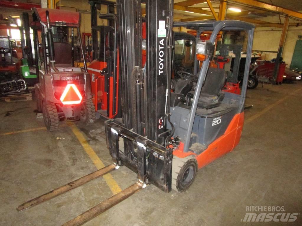 Toyota Elmotvikt Carrelli elevatori elettrici