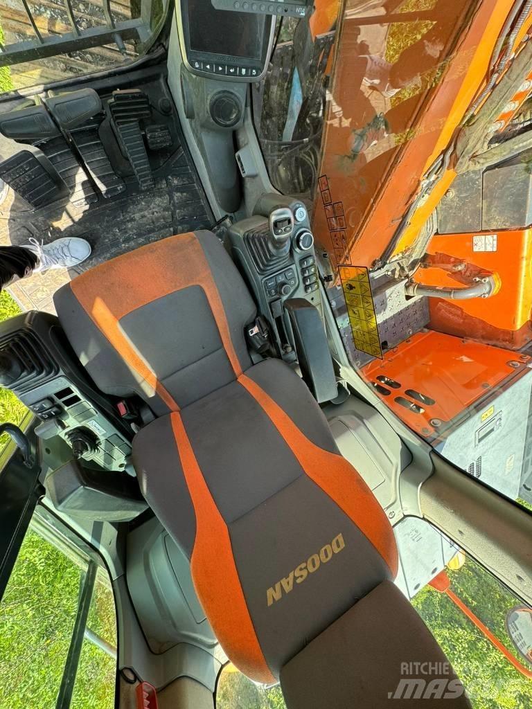 Doosan DX 140 LCR Escavatori cingolati