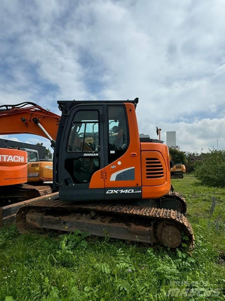 Doosan DX 140 LCR Escavatori cingolati