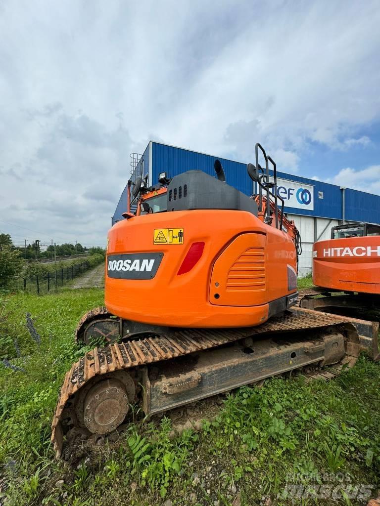 Doosan DX 140 LCR Escavatori cingolati