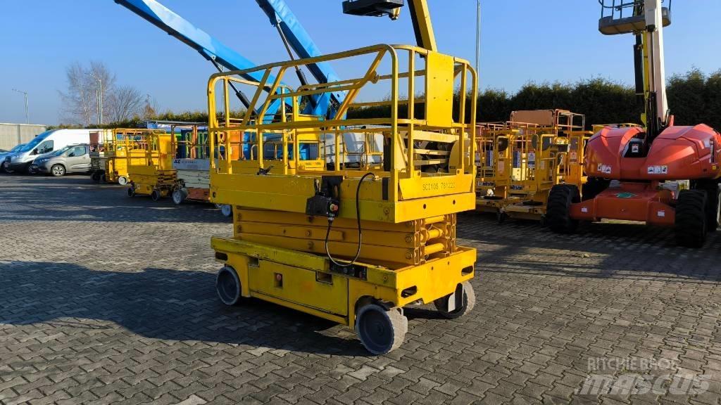 Haulotte Compact 10 Piattaforme a pantografo