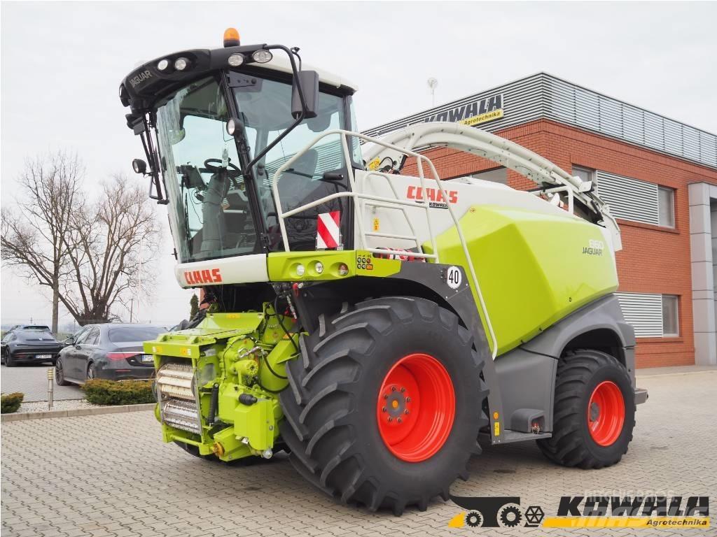 CLAAS Jaguar 860 4WD Trince semoventi
