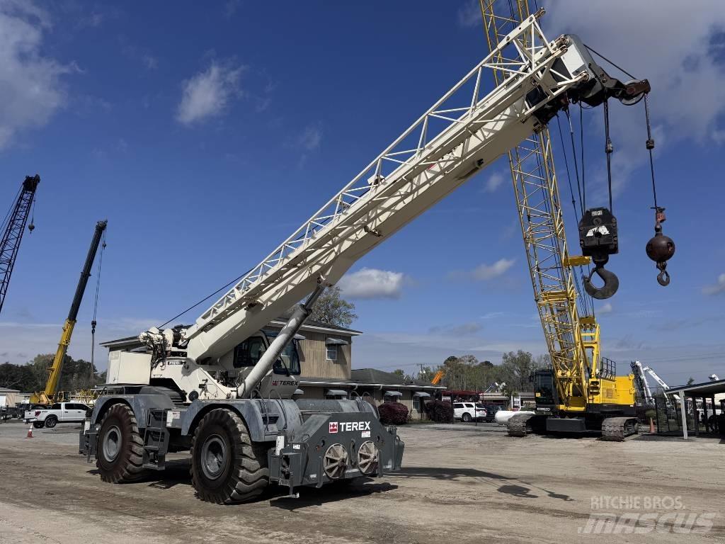 Terex RT 670 Gru per terreni difficili