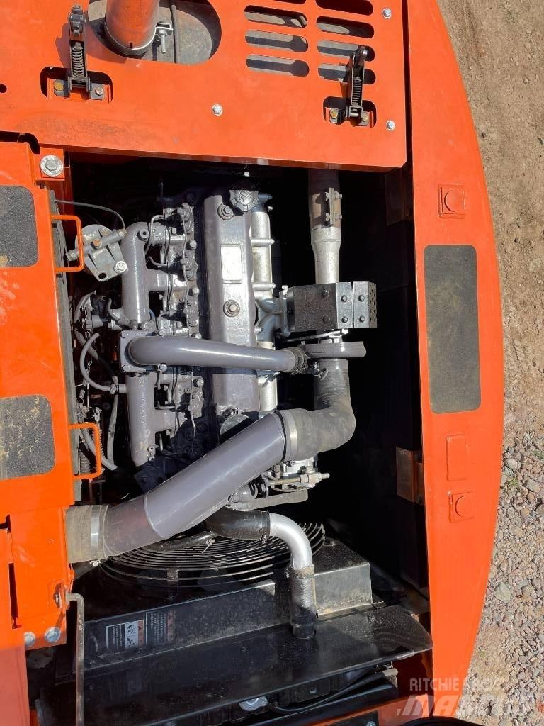 Doosan 150 Escavatori gommati