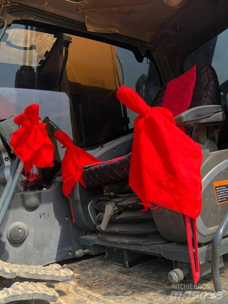 Doosan 150 Escavatori gommati