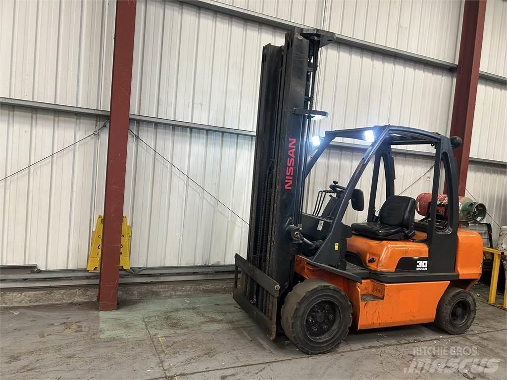 Nissan UGDO2A30PQ Carrelli elevatori GPL
